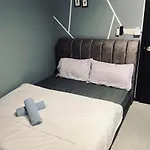 Neu Suites Studio Home Stay